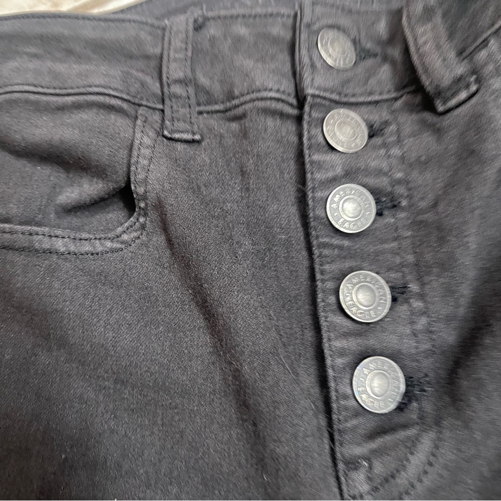 American Eagle Jeans Women's Black Next Level Stretch Sz 2 Exposed Button Fly - Picture 9 of 10